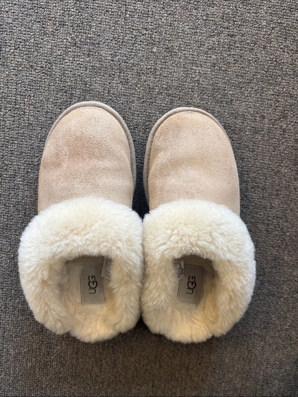 Ugg women’s slippers size 5